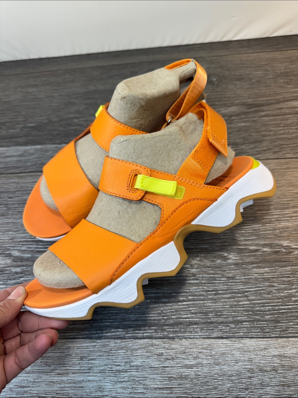 Sorel Orange Slingback Sandals with Yellow Tabs woman’s SZ 8.5 (h235)